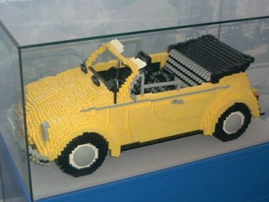 VW Käfer Cabrio aus Lego-Bausteinen. 