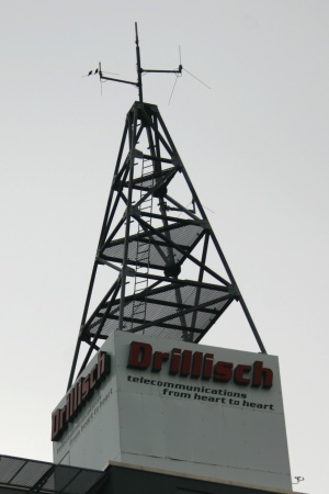 Funkturm auf dem Drillisch-Gebäude. 
