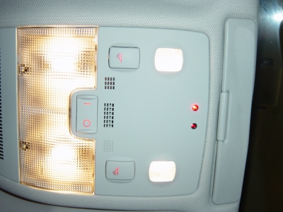 Zwei LED sorgen für zartes Rotlicht. 