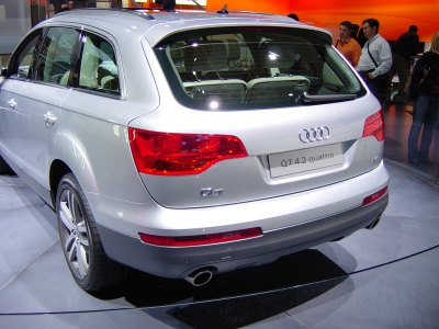 Der neue Audi Q7 — ein Schlachtschiff in silber. Der neue Audi Q7 — ein Schlachtschiff in silber.