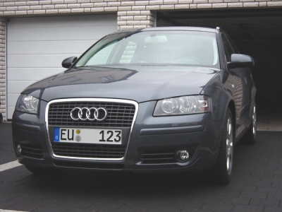 Der A3 Sportback in delfingrau metallic. 