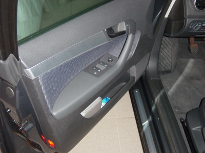 Die Dekorleisten in Aluminium Medial Silber wirken edel. Die Dekorleisten in Aluminium Medial Silber wirken edel.
