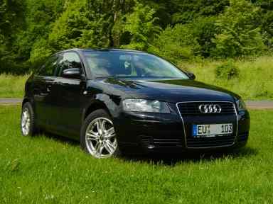 Der A3 2.0 TDI nach den äußerlichen Veränderungen. Der A3 2.0 TDI nach den äußerlichen Veränderungen.