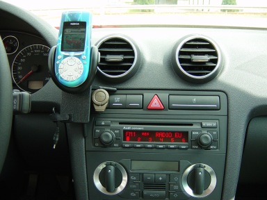 Neue Handyhalterung und Nokialadekabel. 