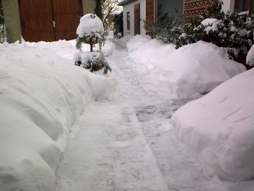 Schneeberge im Februar. 