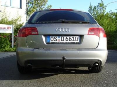 Heck des Audi A6 Avant. 