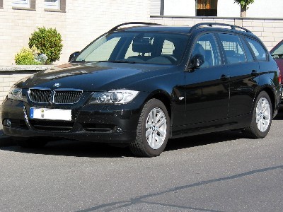 Stehen ihm gut: Montierte Sommerräder am BMW 320d. 