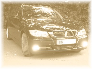 "Beauty Shot" des 320d touring von vorne. 