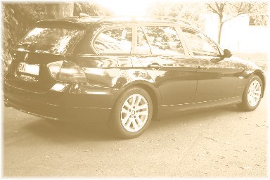 "Beauty Shot" des 320d touring von seitlich schräg hinten. "Beauty Shot" des 320d touring von seitlich schräg hinten.