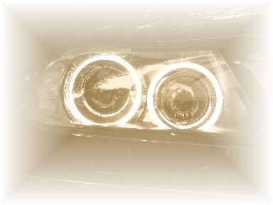"Beauty Shot" des Frontscheinwerfers des 320d touring. "Beauty Shot" des Frontscheinwerfers des 320d touring.