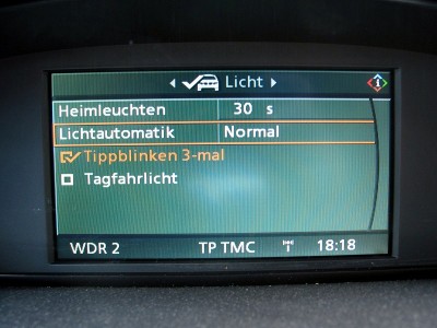 Einstellung der Empfindlichkeit der Automatischen Fahrlichtsteuerung. Einstellung der Empfindlichkeit der Automatischen Fahrlichtsteuerung.