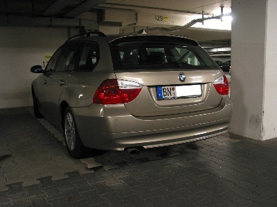 320d in Platinbronzemetallic in unserer Tiefgarage. 