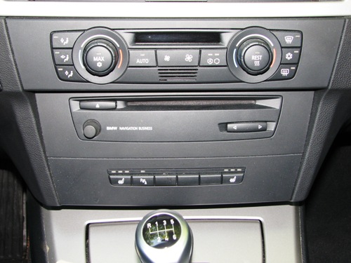 Detailansicht der Mittelkonsole, Modelljahr 2006. Detailansicht der Mittelkonsole, Modelljahr 2006.
