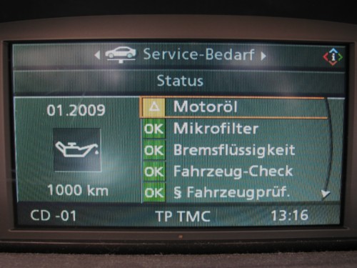 Die Serviceintervallanzeige im Service-Menü des Bordcomputers weist darauf hin, dass das Motoröl in Kürze gewechselt werden muss. 