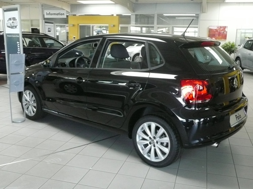 VW Polo in den Ausstellungsräumen des Autohauses Schnitzler in Langenfeld. 