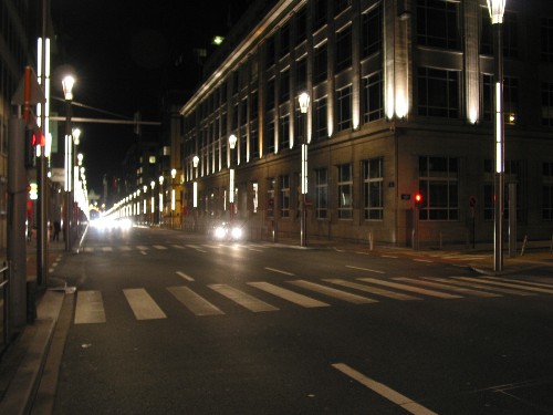 Straßenbeleuchtung an der Rue de la Loi in Brüssel. 