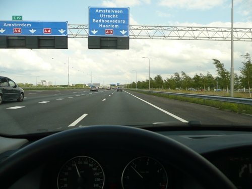 Unterwegs mit dem Dreier auf niederländischen Autobahnen. 
