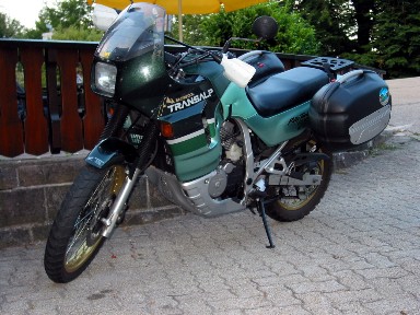 Honda Transalp im Tourentrimm. Honda Transalp im Tourentrimm.