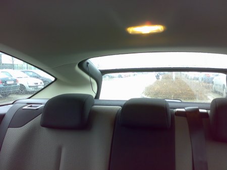 Blick nach hinten im Citroën C4. 