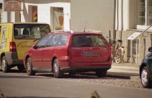 Man vergleiche nur mal die Höhe des Transporters mit der des C5. Man vergleiche nur mal die Höhe des Transporters mit der des C5.