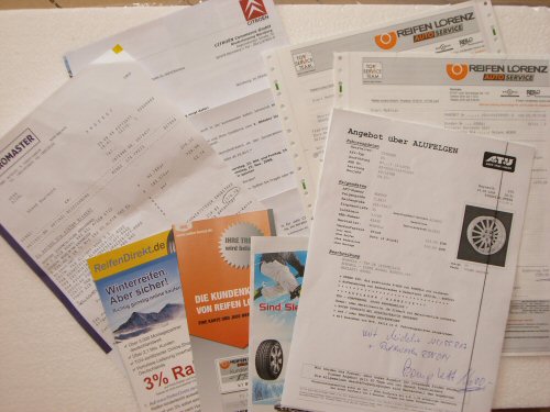 Diverse Angebote der Reifenhändler. Diverse Angebote der Reifenhändler.