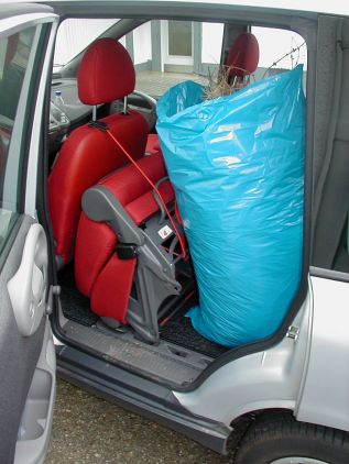 Sperrige Säcke lassen sich im Multipla problemlos transportieren. Sperrige Säcke lassen sich im Multipla problemlos transportieren.