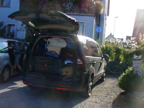 Der vollgepackte Galaxy unmittelbar vor der Heimfahrt. Der vollgepackte Galaxy unmittelbar vor der Heimfahrt.