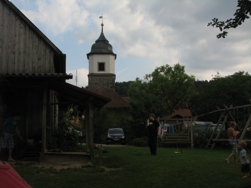 Urlaubsidylle mit Auto. Urlaubsidylle mit Auto in Urphertshofen.