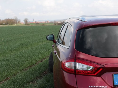 Diverse Detailaufnahmen vom Ford Mondeo. 