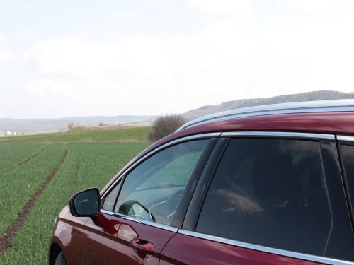 Diverse Detailaufnahmen vom Ford Mondeo. 