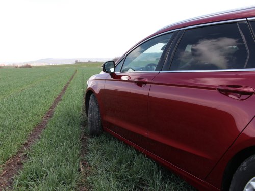 Diverse Detailaufnahmen vom Ford Mondeo. 