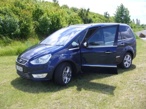 Ford Galaxy. 
