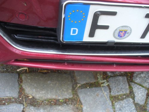 Foto der beschädigten Front. 