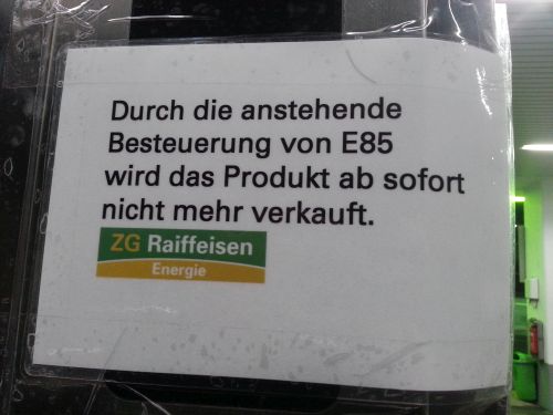 Meldung auf der Tankstelle zu der E85 Besteuerung. 