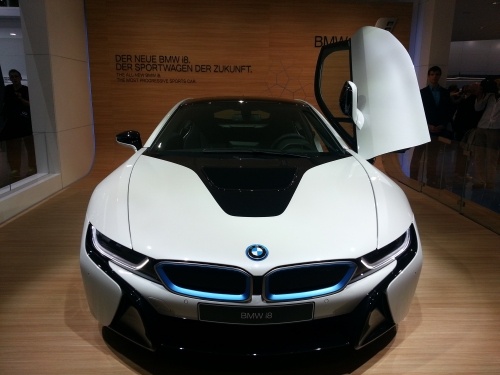 BMW i8, ein sehr interessanter Sportwagen mit dem Elektromotor. BMW i8.