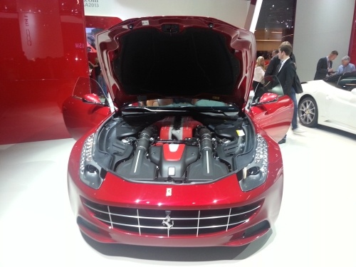 Der große V12 Motor in Ferrari FF. Der große V12 Motor in Ferrari FF.