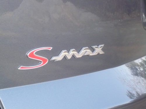 Ford S-MAX Schriftzug. Ford S-MAX Schriftzug.