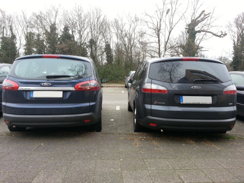 Zwei S-MAXe auf dem Parkplatz. Zwei S-MAXe auf dem Parkplatz.