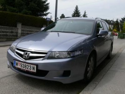Frontansicht Fahrerseite. Frontansicht Fahrerseite.