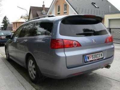 Heck von Fahrerseite. Heck von Fahrerseite.