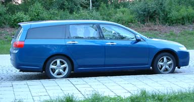 Honda Accord Tourer mit abgedunkelten Scheiben. Honda Accord Tourer mit abgedunkelten Scheiben.