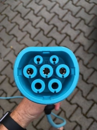 Typ2 Kupplung am 230 Volt Notladekabel. Typ2 Kupplung am 230 V Notladekabel.