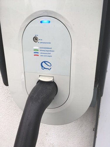 Ladepunkt an der Carsharing Station. Ladepunkt an der Carsharing Station.