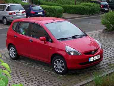 Mein Honda Jazz mit montierten Sommerreifen. Mein Honda Jazz mit montierten Sommerreifen.