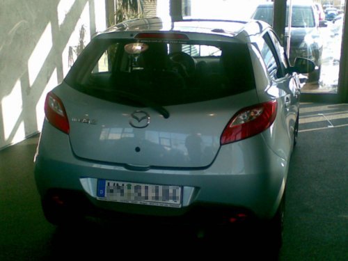 Heck des Mazda 2 bei der Abholung im Autohaus Bläse. Heck des Mazda 2.