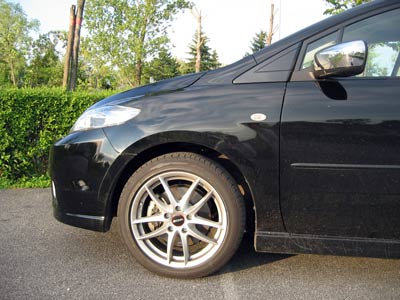 Die neuen Felgen im Speichenlook. Die neuen Felgen im Speichenlook.