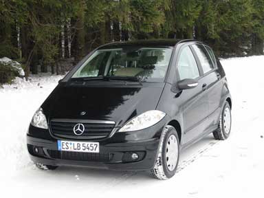 Auto im Schnee. Auto im Schnee.