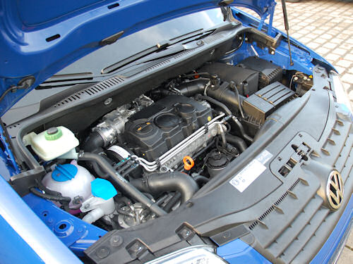 Die Eingeweide des Blauwals. Caddy Maxi, Motorraum.