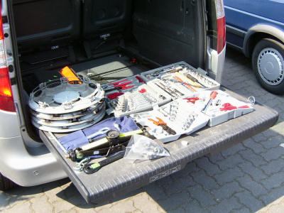 Laderaumboden mit Werkzeug. Laderaumboden mit Werkzeug.
