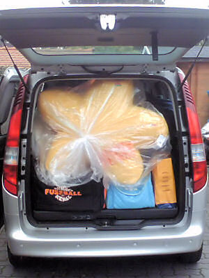 Mercedes Vaneo, voll beladen. Mercedes Vaneo, voll beladen.